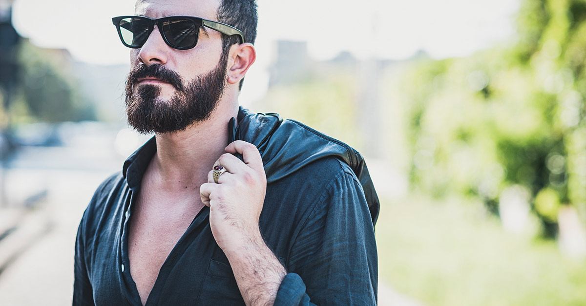 Example of a full beard with a defined outline